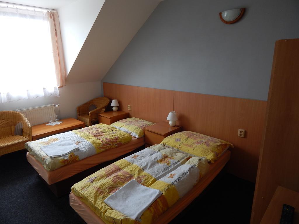 Penzion U Kasnych Mnisek pod Brdy Exterior photo